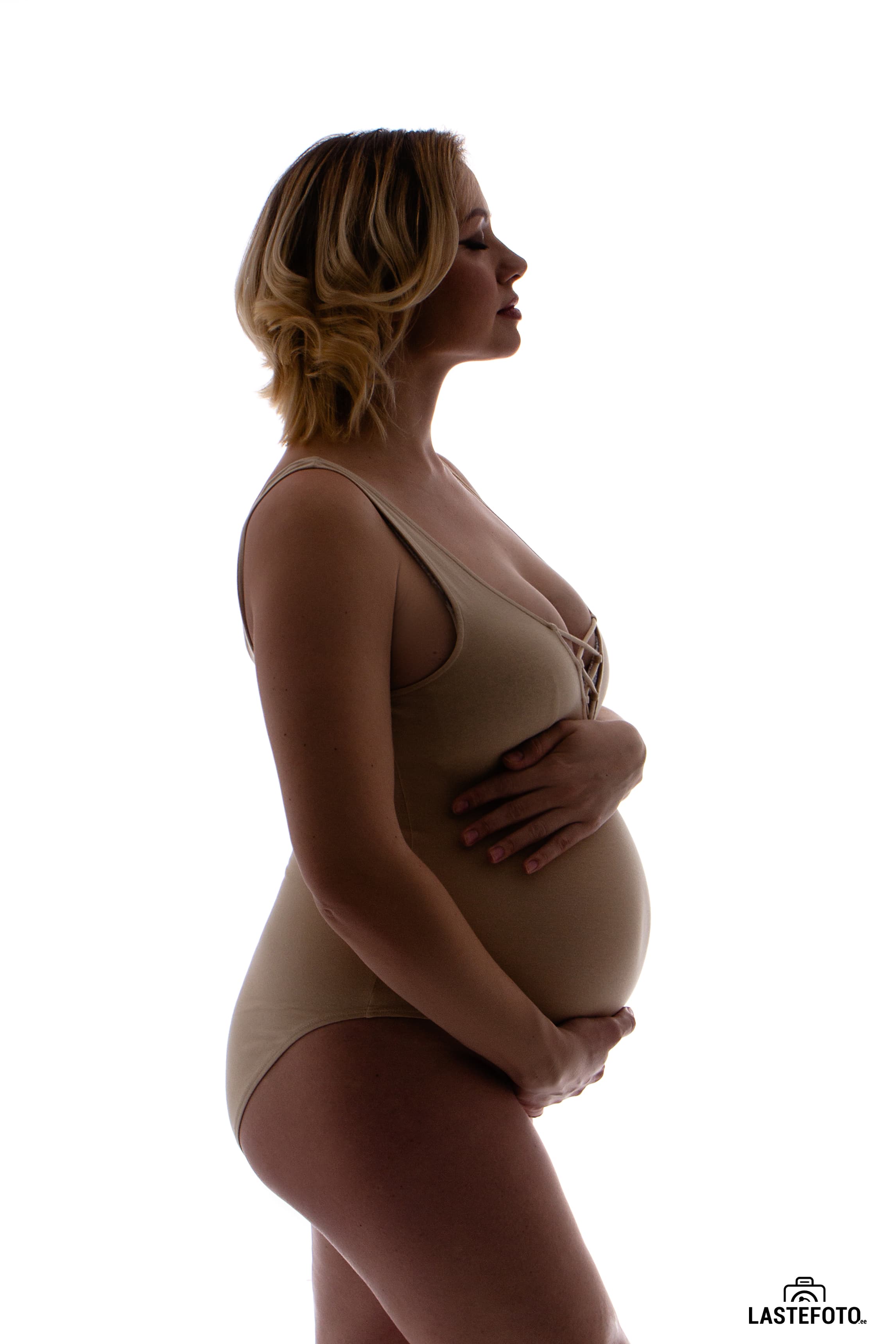 Maternity photo shoot in Vogue style in Tallinn